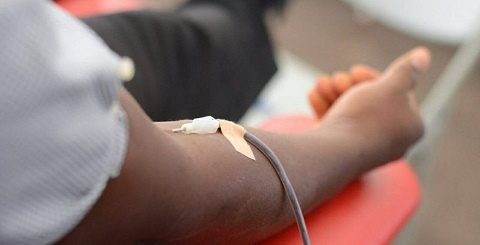 The insurance sector voluntarily offered to donate blood to the needy