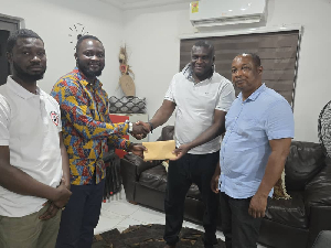 Korley (second from R) fulfilled his earlier pledge of support to the Volunteer Teachers Programme
