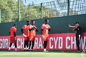 Gaspar with the goalkeepers at the Black Stars camp
