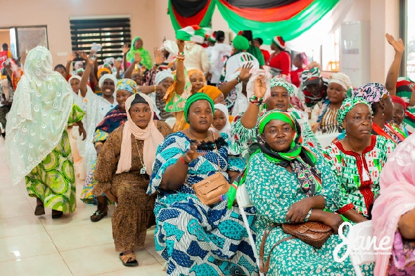 Prof Opoku -Agyemang interacting women in Asawase Constituency