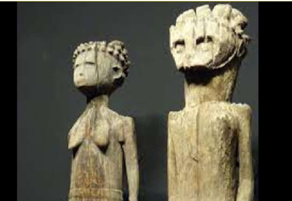 Sakalava funerary statues on display at the Quai Branly Museum in Paris. Photo: Ji-Elle/Wikimedia