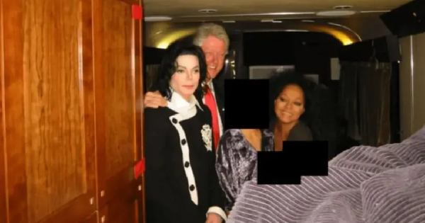 Michael Jackson and Diana Ross are photographed with Clinton