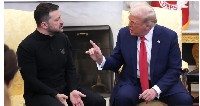 US President Donald Trump (R) with Ukrainian President Zelenskyy