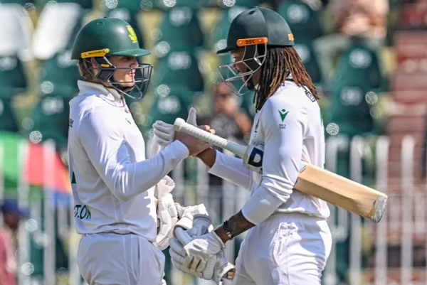 South Africa came back from a match down to end the Test series against Pakistan in a 1-1 draw