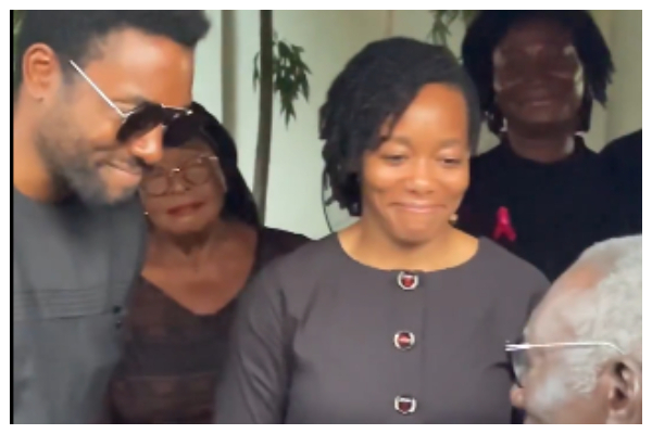 A photo of John Agyekum Kufuor and 2 of the children of the late Nana Konadu Agyeman-Rawlings