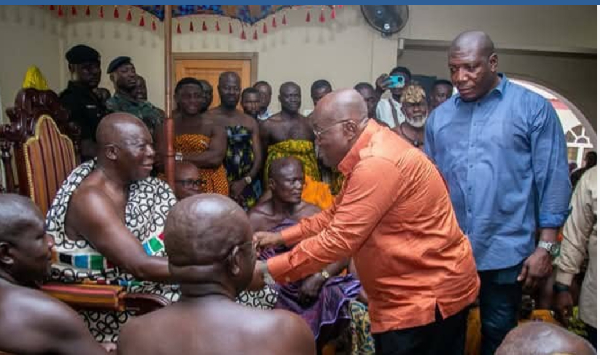 President Akufo-Addo exchanging pleasantries with Otumfuo