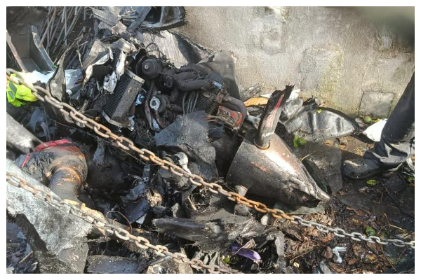 A photo from the scene of the crash