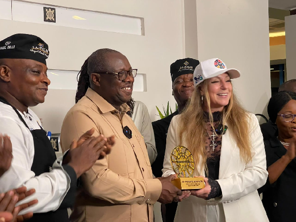 La-Palm Royal Beach Hotel honoured with 2025 ‘Global Recognition, Hotel of the Year