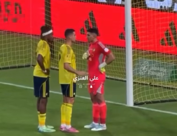 شاهد كيف ألهم رونالدو حارس المرمى لتوفير ركلة جزاء في فوز الناصر 2-0