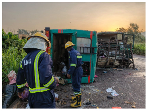 Firefighters successfully extricated 25 injured victims, including 23 adults and two children