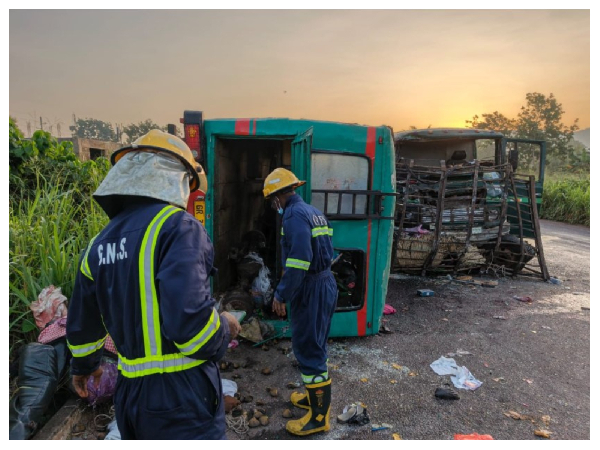 Firefighters successfully extricated 25 injured victims, including 23 adults and two children