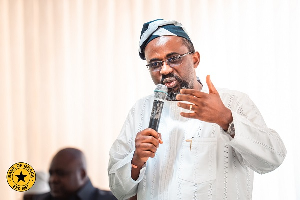BoG Governor, Dr Johnson Pandit Asiama speaking at the Kwahu Business Forum Governor's Roundtable