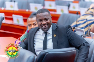 John Dumelo  John Dumelo  