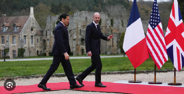 France's Foreign Affairs Minister Jean-Noel Barrot, (R) Marco Rubio as he arrives at the G7 meeting