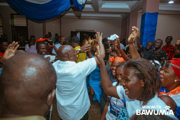 Dr Mahamudu Bawumia enjoying cheers from some NPP sympahisers