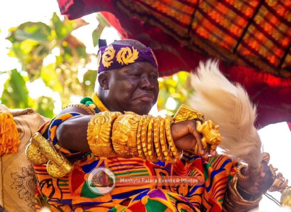 Otumfuo Osei Tutu II dressed in his royal regalia