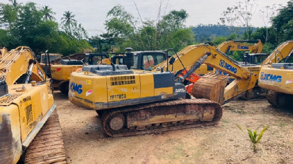 Some seized excavators