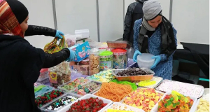 Women preparing food during the 2018 event