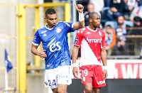 Strasbourg defender, Alexander Djiku in blue