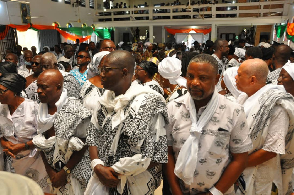 Elders and members of the Kudzragbe Clan mourning the late Asafoatsengua Tsatsu Pediator IV