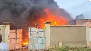 Fire has destroyed more than 10 houses at Lartebiokorshie