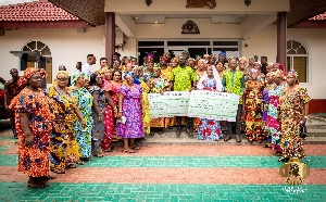 Kumasi Market Women Donate To KATH Project