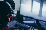 How to get £2,000 to play computer games at university- Report