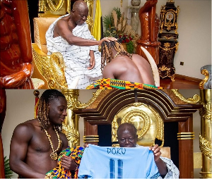 Jeremy Doku (in kente cloth) paid a visit to otumfuo