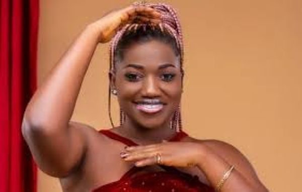 Xheila is an emerging Ghanaian musician