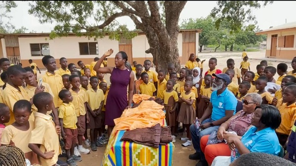 Ga-Dangme Professionals Association has donated to Mobole D/A Basic School