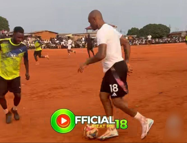 Watch as Andre and Jordan Ayew delight fans at a community match