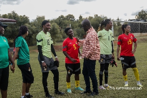 Kurt Okraku meet Black Queens players