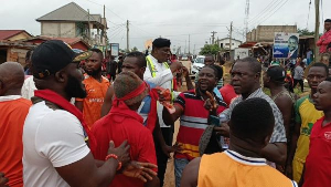 Angry drivers protesting over bad roads