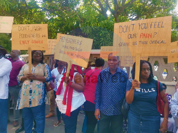 Pensioners picket Finance Ministry