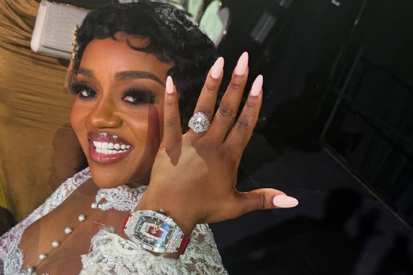 Chioma flaunts her $950k wedding ring