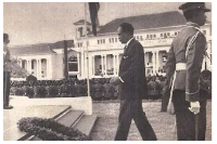Dr Kwame Nkrumah about to lay a wreath in honour of Patrice Lumumba in Accra
