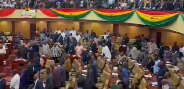 2023 SoNA: ‘All be lie oh, Nana Addo’ vs ‘Ma Ɔman yi ho nhia wo’  - MPs exhibit singing talent