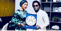 Samira Bawumia congratulating Ghanaian gospel artiste Sonnie Badu