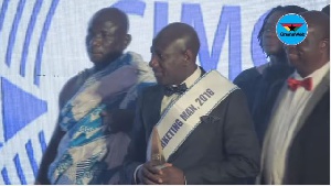 CEO of MTN Ghana, Ebenezer Twum Asante receiving his award