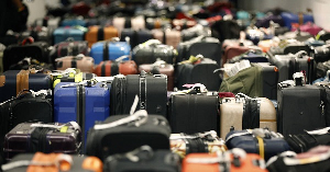 The number of bags mishandled by the airline industry fell from 7.6 to 6.9 per 1,000 passengers