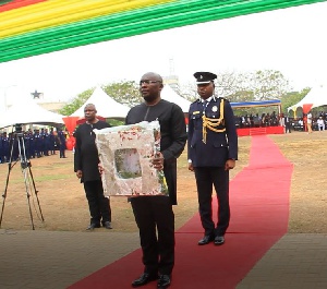 Vice-President, Dr Mahamudu Bawumia lays a wreath during a service held to honor the ex-service men