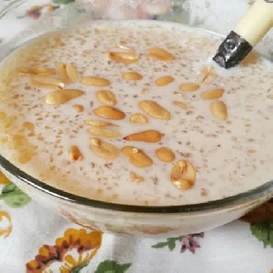 Garri and Groundnut (peanuts)