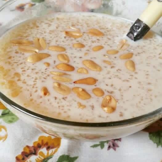 Garri and Groundnut (peanuts)