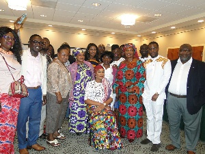Samira Bawumia in a group picture with Ghanaian community in Connecticut