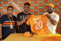 Mohammed Kudus (M), the new brand ambassador for Kivo