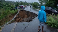 Di destruction of roads and bridges don hamper relief efforts