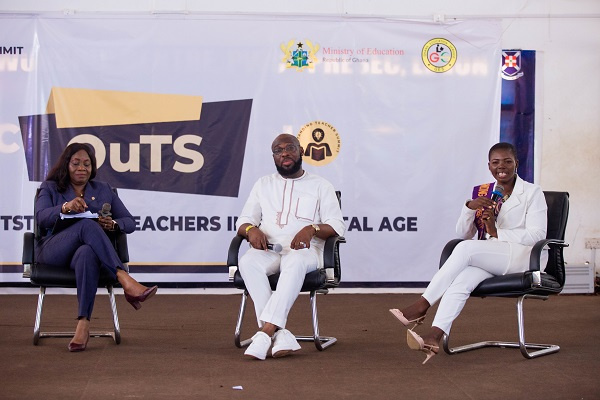 Stella Gyimaah Larbi with some teachers at the Summit