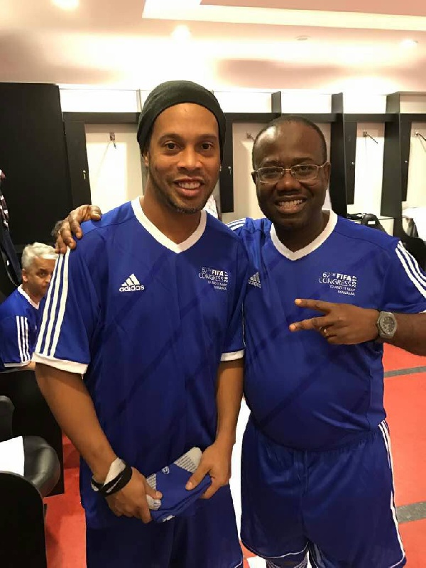Ronaldinho with GFA President Kwesi Nyantakyi
