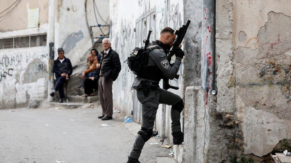 Israeli police as im dey storm one house