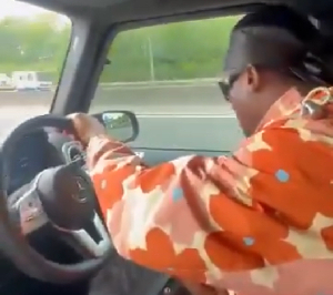 Kudus was seen jamming in his Mercedes Benz car